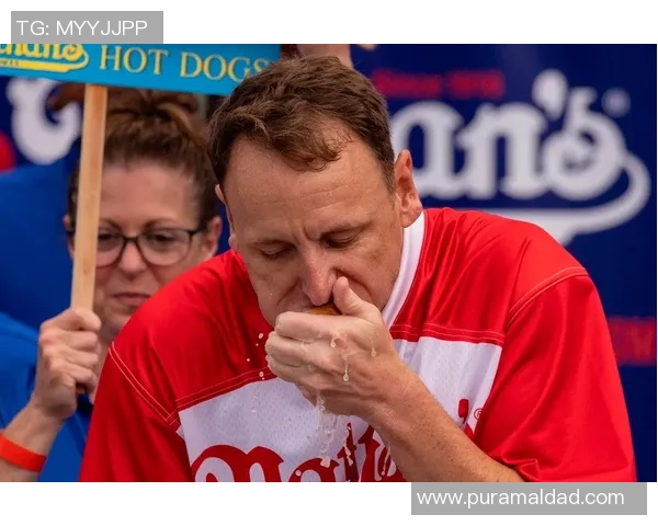 乔伊切斯特纳再创佳绩成功卫冕世界热狗大赛引发热议